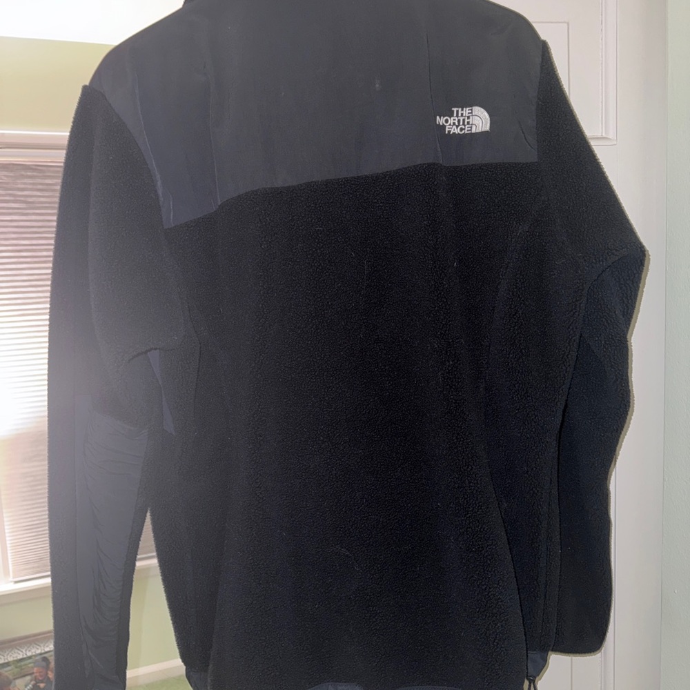 North Face Black Fleece Jacket - Picture 2 of 3